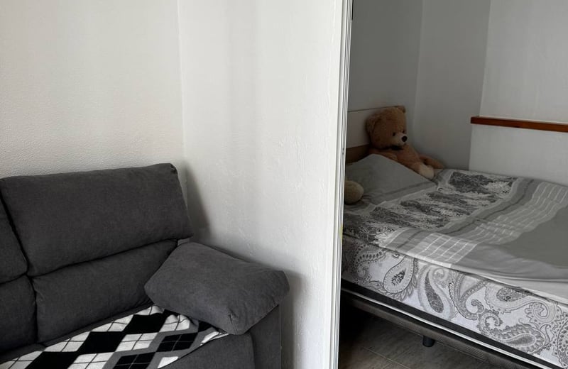 Аренда уютной студии с балконом, Торревьеха, Испания